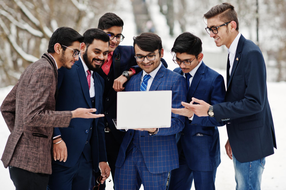 Explore global career opportunities and take your skills across borders.